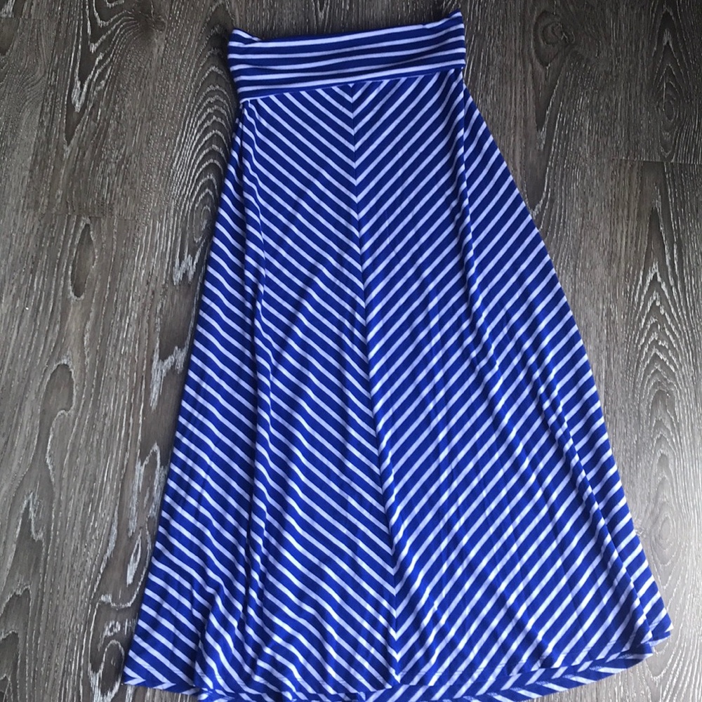 Small blue and white maxi skirt